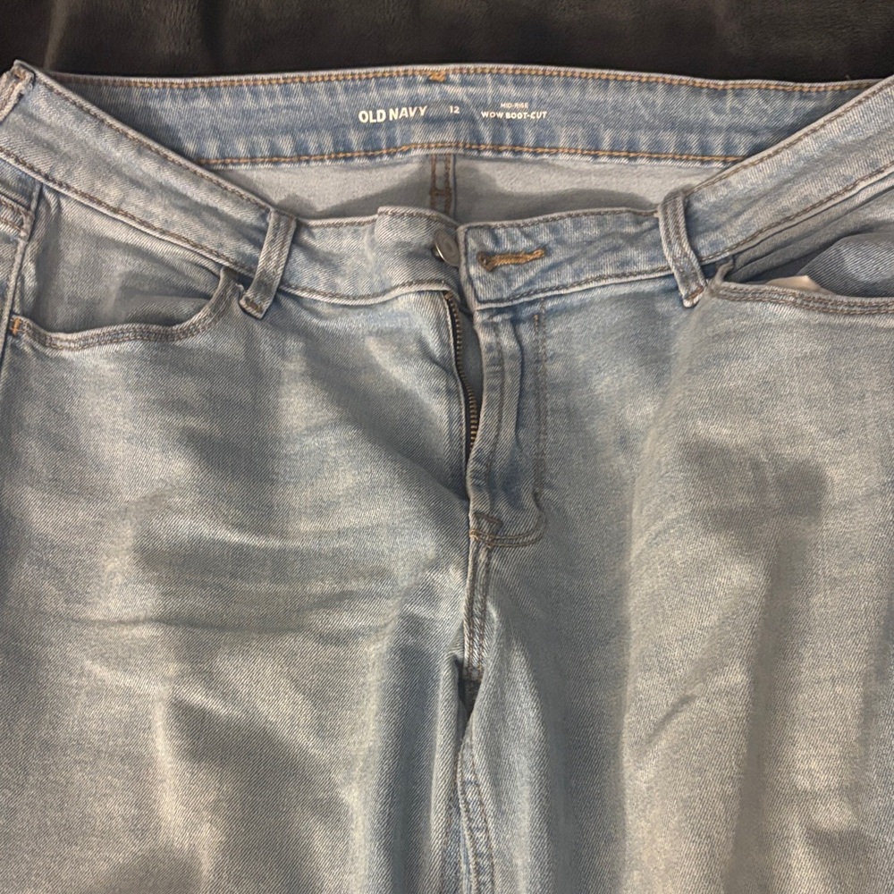 Old Navy Women's Straight Leg Jeans in Light Blue